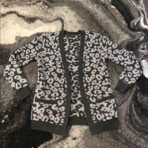 Monotone leopard print sweater